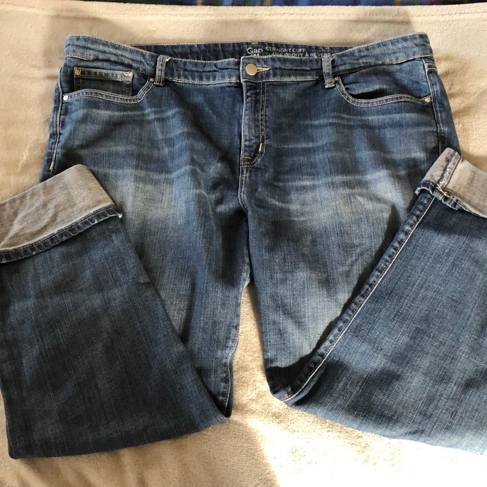 Gap straight cuff capri